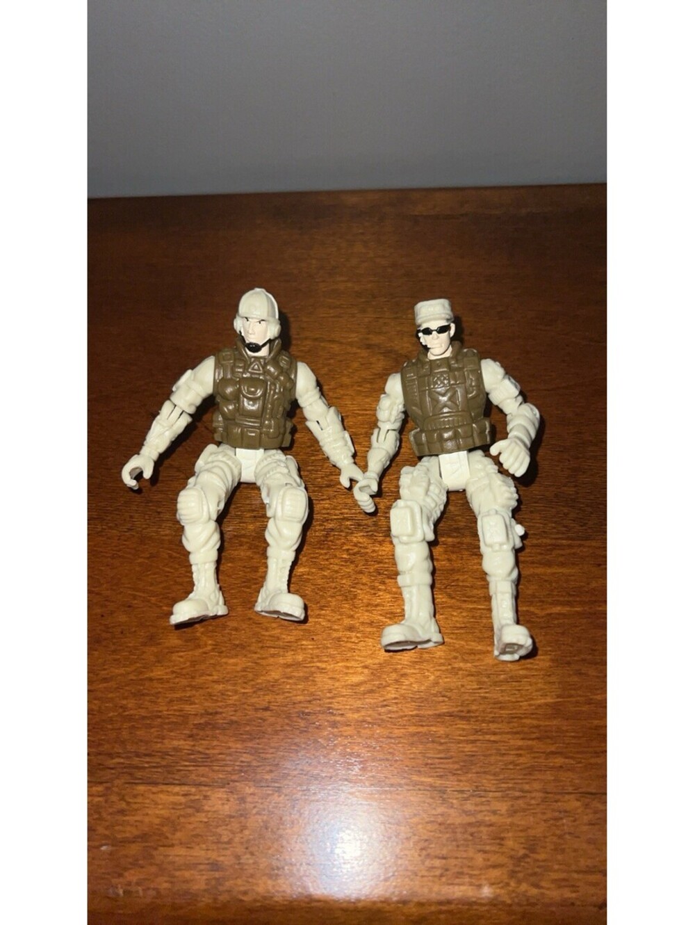 LOT OF 2 Loose Military Action Figures 4 Inch Toys Very Adjustable Arms and Legs